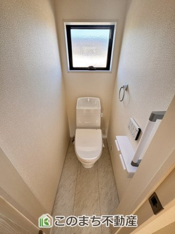 LiveleGarden.S宇都宮市江曽島本町のトイレ|同社施工物件の写真です。※建具やフローリング、その他仕様が違う場合がございます。