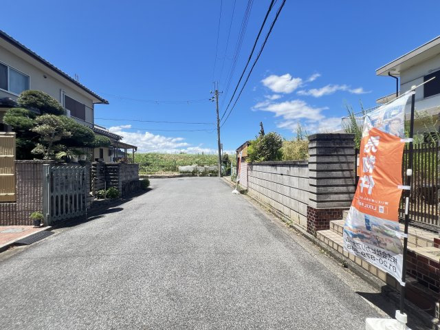 橿原市中曽司町の前面道路含む現地写真
