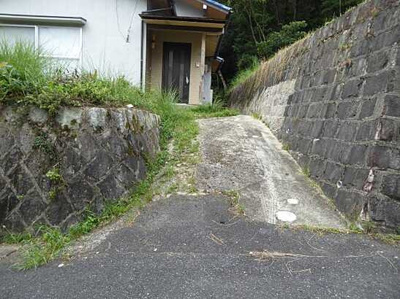【前面道路含む現地写真】 | 広島市安佐北区可部9　収益物件