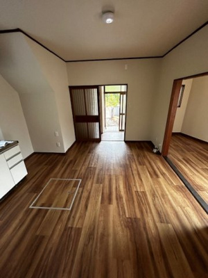 【居間・リビング】 | 広島市安芸区中野東6丁目　収益戸建