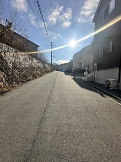 【前面道路含む現地写真】 | 広島市東区戸坂新町２丁目　中古戸建