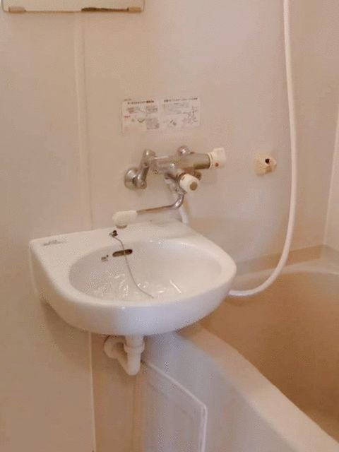 船橋市海神３丁目のアパートの洗面所