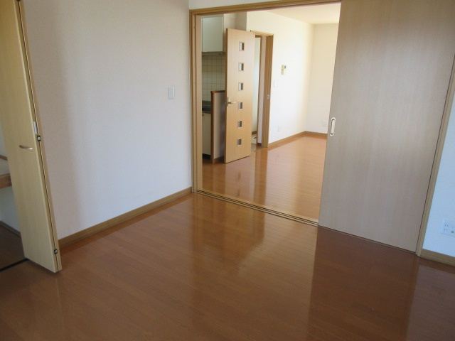 Y‘sFIELDの洋室