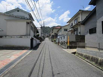 【前面道路含む現地写真】 | 広島市安佐南区相田７丁目 豊松園