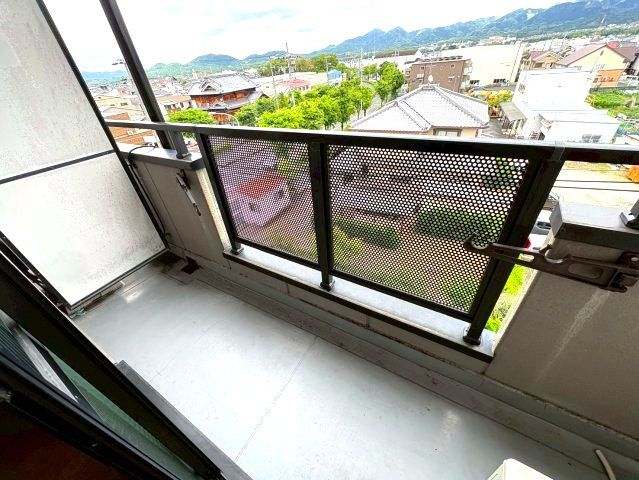 エイト富田林のバルコニー