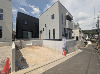 【外観】 | 【府中町柳ヶ丘】共働きを支える家事ラク動線！18帖超LDK×オール電化の新築戸建