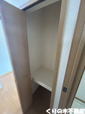 【その他】 | ラ　シャンテ | キッチン後ろの収納です
