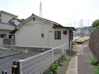 【前面道路含む現地写真】 | 岩国市門前町2丁目　賃収物件