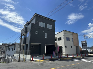 【前面道路含む現地写真】 | 【府中町浜田本町】駐車2台可♪対面キッチンの広々LDK＆SIC付きの省エネ住宅