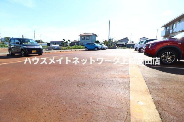 ロジュマン シュシュ Ａの駐車場|消雪付駐車場
