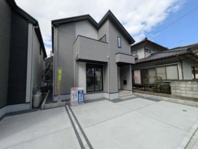 【前面道路含む現地写真】 | 【瀬戸ハイム４】広い道と静かな街　瀬戸ハイムで心地よい毎日　笑顔が続くゆとりの家