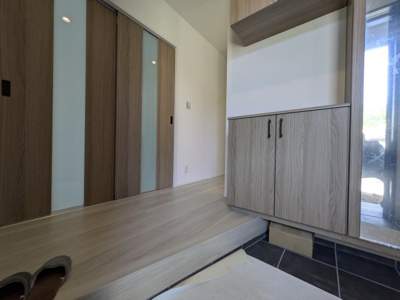 【玄関】 | 【南区丹那町】制振構造＋省エネ基準適合。家事ラク設備が充実の住まい！