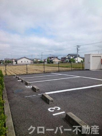 メゾン若葉　Ａの駐車場