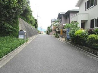【前面道路含む現地写真】 | 広島市安佐南区大町西１丁目 花みずき台