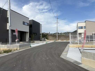【前面道路含む現地写真】 | 東広島市西条町御薗宇No.13