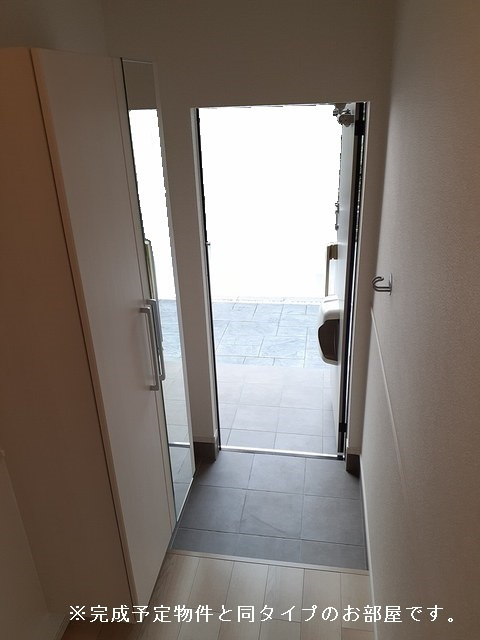 ハピネスBの玄関