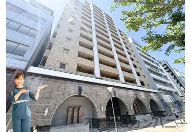 アルファステイツ市駅前