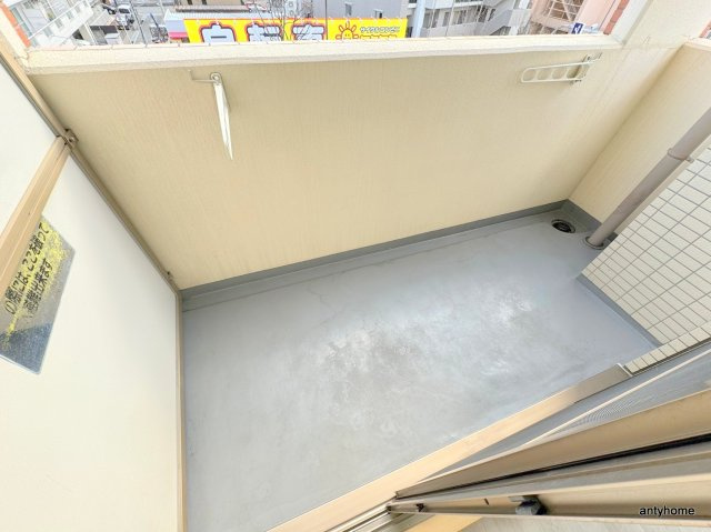エクセレント上新13　仲介手数料無料のバルコニー