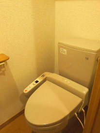 ルーブル学芸大学参番館のトイレ|落ち着いた色調のトイレです