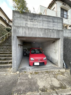 【駐車場】 | 安芸郡熊野町呉地5丁目　皇帝ハイツ | 駐車場は堀込式（1台のみ駐車可能）