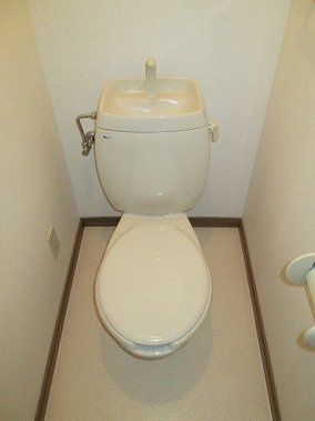 ソレイユ　８のトイレ