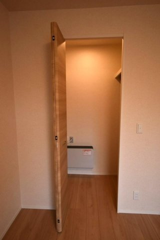 ルミエールの洋室|洋室2収納