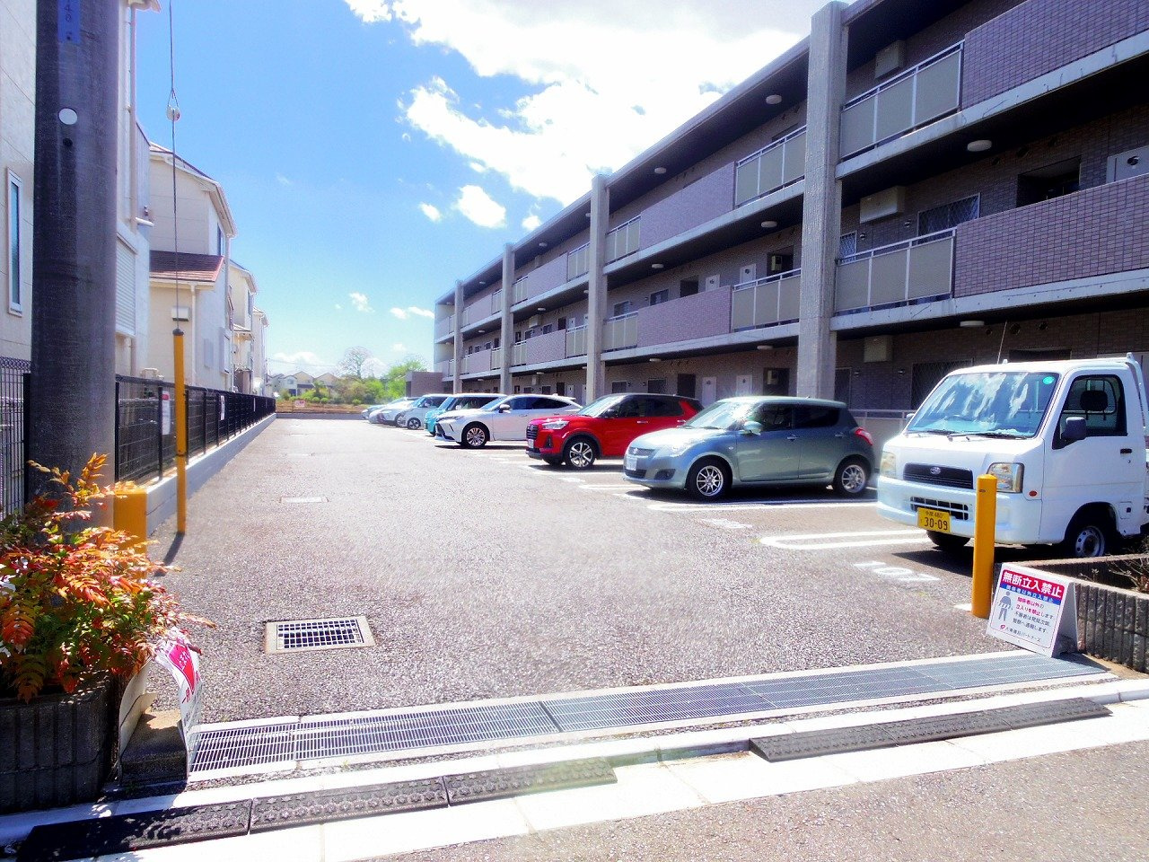 シャンクレール清瀬の駐車場