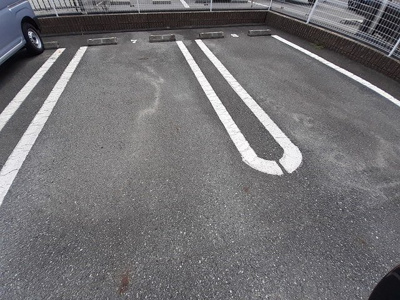 【駐車場】 | プリムローズガーデン | 駐車場完備です