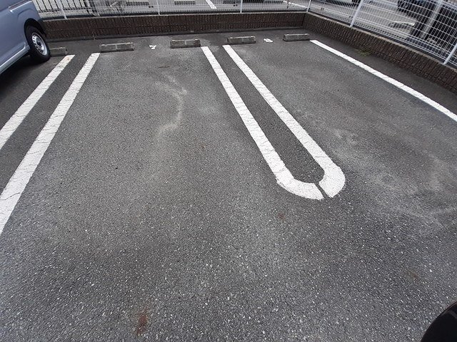 【駐車場】 | プリムローズガーデン | 駐車場完備です
