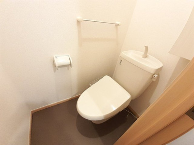 【トイレ】 | プリムローズガーデン | 落ち着いた色調のトイレです