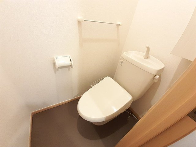 【トイレ】 | プリムローズガーデン | 落ち着いた色調のトイレです