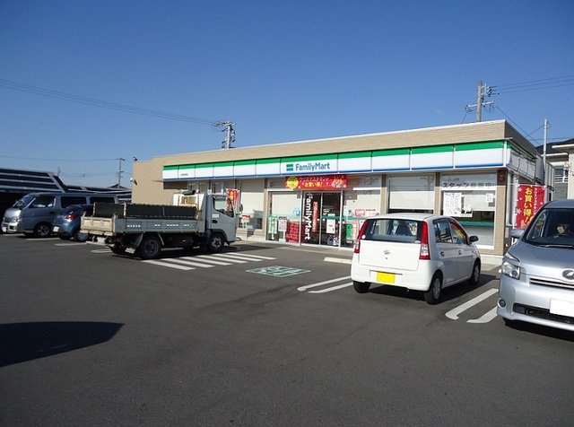 フランプロムナード　Ⅱの周辺|ファミリーマート 一色町前野店まで1500m