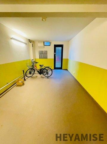 アミティ館内　二番館のエントランス