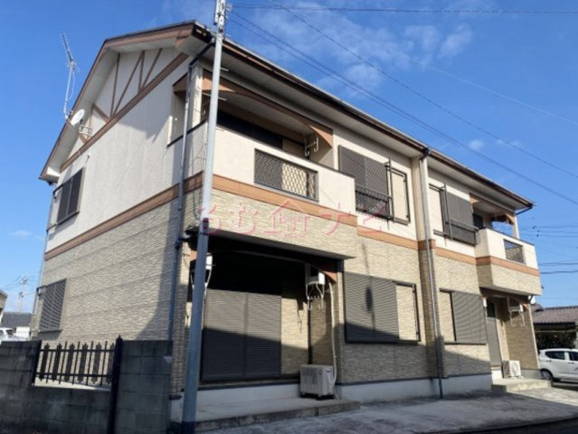 那珂川市片縄１丁目のアパートのエントランス
