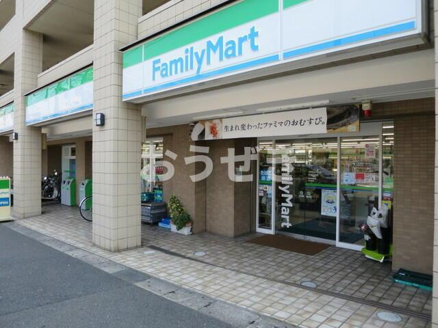 エミネンスハウスⅡＡの周辺|ファミリーマート　戸…まで731m