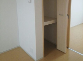 【内装】 | 玲巧ハイツ八丁 | 明るい色調の室内です
