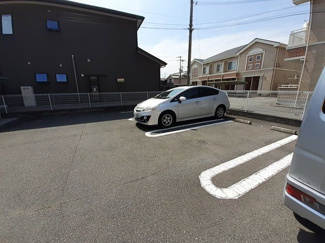 【駐車場】 | サニーガーデン | 車をお持ちの方に嬉しい駐車場付きの物件です