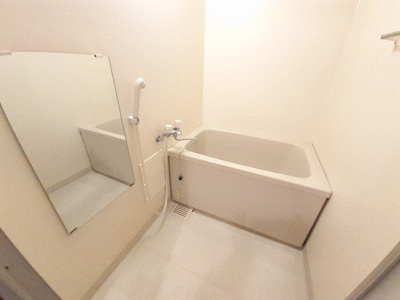 【浴室】 | エスポワール新在家 | 落ち着いた空間のお風呂です
