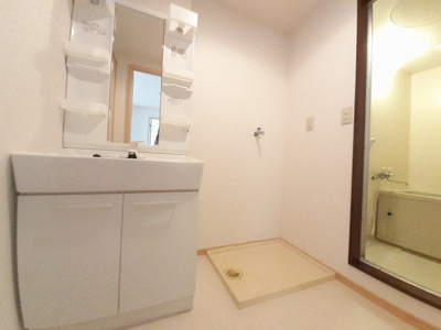 【洗面所】 | エスポワール新在家 | 明るい洗面所です