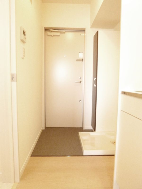 ラプソ一之江の玄関