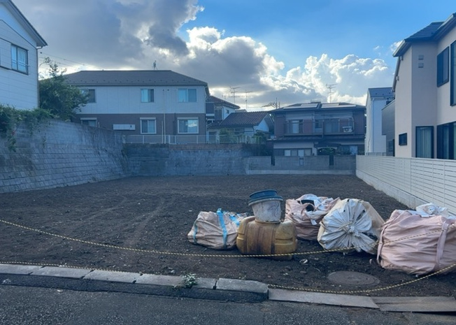 【外観】 | 土地の面積＝住宅面積ではありません。建ぺい率の問題などで、土地のある場所によって住宅を建てられる面積は限られています。高さもしかり、「土地」という言葉の中には、建築条件も含まれると考えておきましょう。