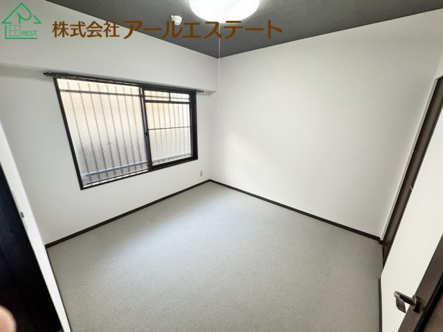 ライオンズマンション東加古川　JR「東加古川駅」徒歩14分の洋室