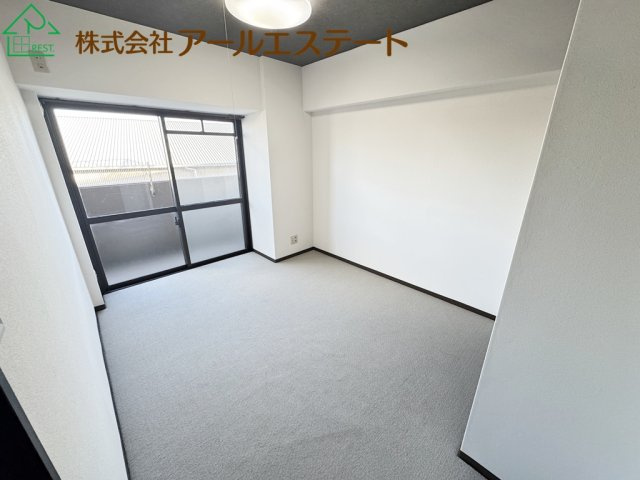 ライオンズマンション東加古川　JR「東加古川駅」徒歩14分の洋室