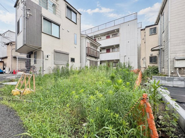 中野区中央1丁目　建築条件無し売地の外観|2026.08.06撮影

現地ご見学希望・資料請求などお気軽にお問い合わせ下さい！
03-5990-5201