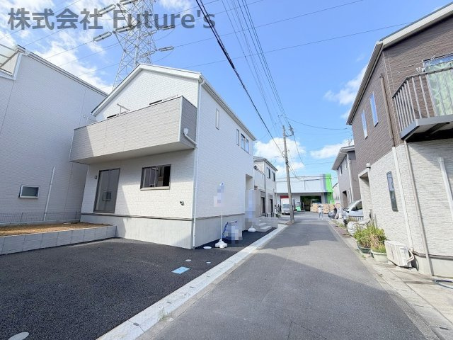 三郷市戸ケ崎1丁目　新築戸建　全1棟の前面道路含む現地写真|前面道路含む現地写真です。