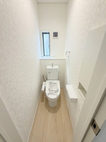 三郷市戸ケ崎1丁目　新築戸建　全1棟のトイレ|1階のトイレです