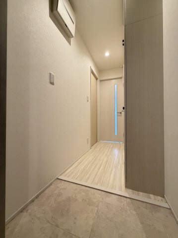 Maison Blanche Nagaiの玄関