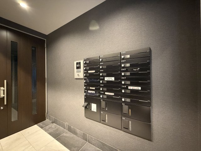 Maison Blanche Nagaiのエントランス