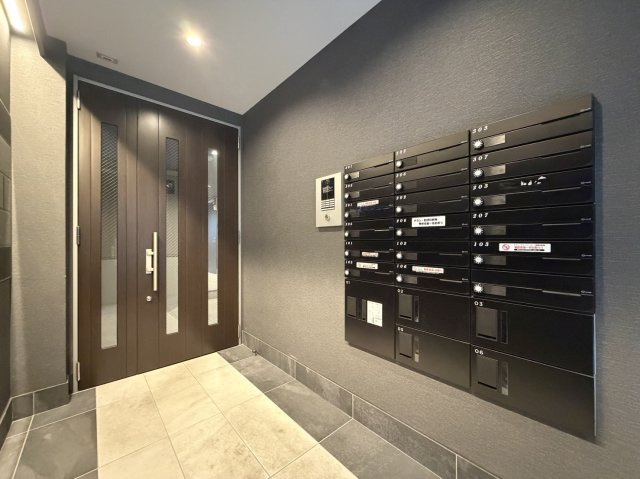 Maison Blanche Nagaiのエントランス