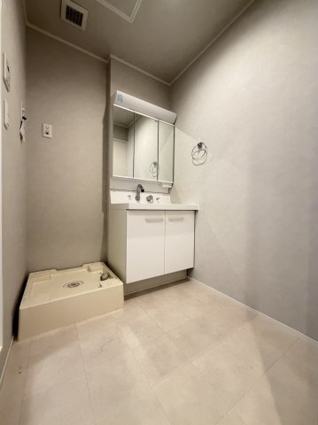 Maison Blanche Nagaiの洗面所